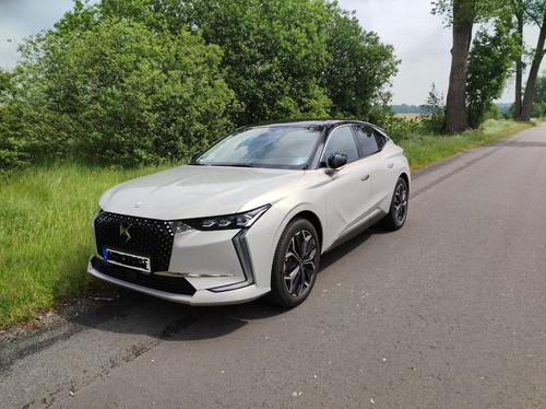 Automobiles e tense - 4, e-tense